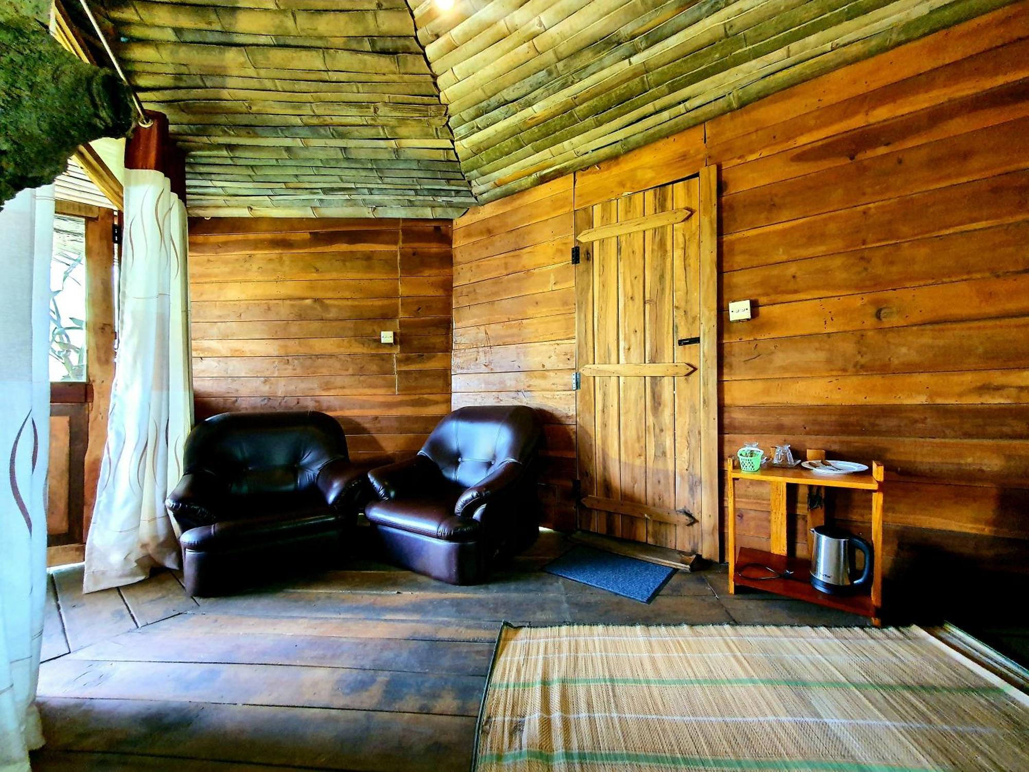 The Winsome & Tree House Bed & Breakfast Ella Exterior photo